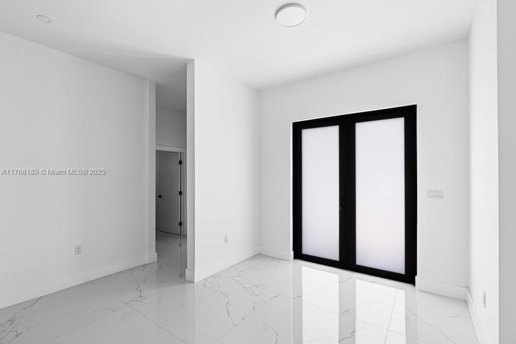 最近售出: $1,195,000 (5 贝兹, 3 浴室, 2778 平方英尺)