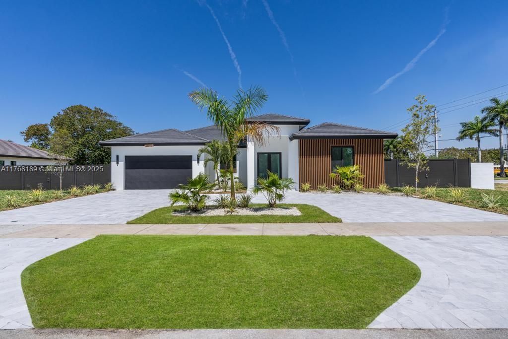 最近售出: $1,195,000 (5 贝兹, 3 浴室, 2778 平方英尺)