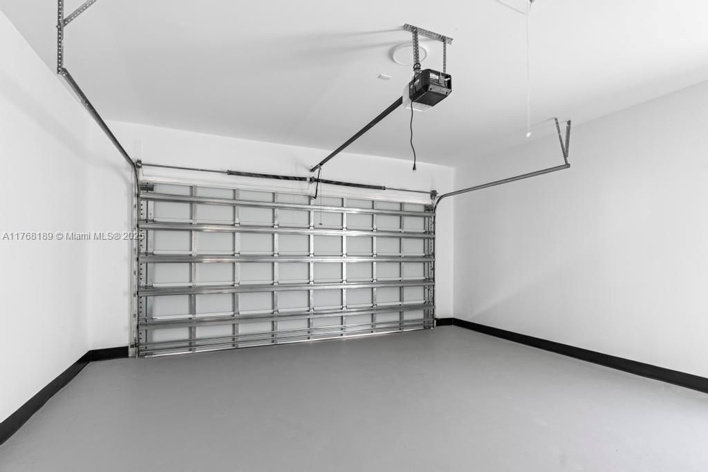 最近售出: $1,195,000 (5 贝兹, 3 浴室, 2778 平方英尺)