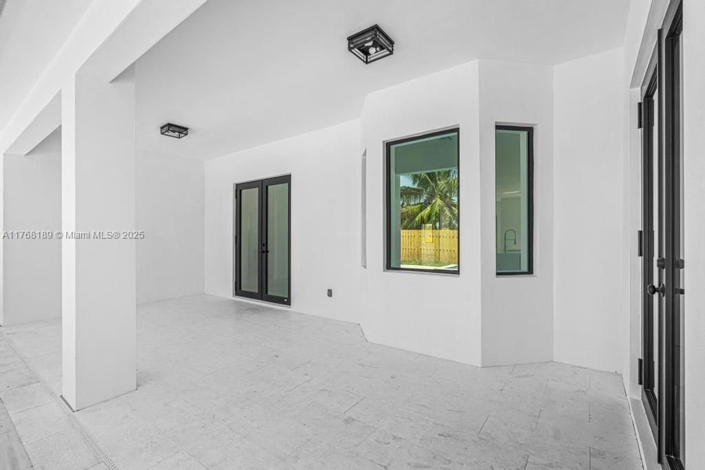 最近售出: $1,195,000 (5 贝兹, 3 浴室, 2778 平方英尺)