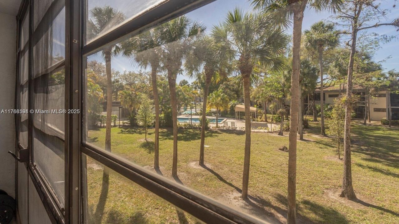 Recently Sold: $175,000 (2 beds, 2 baths, 985 Square Feet)