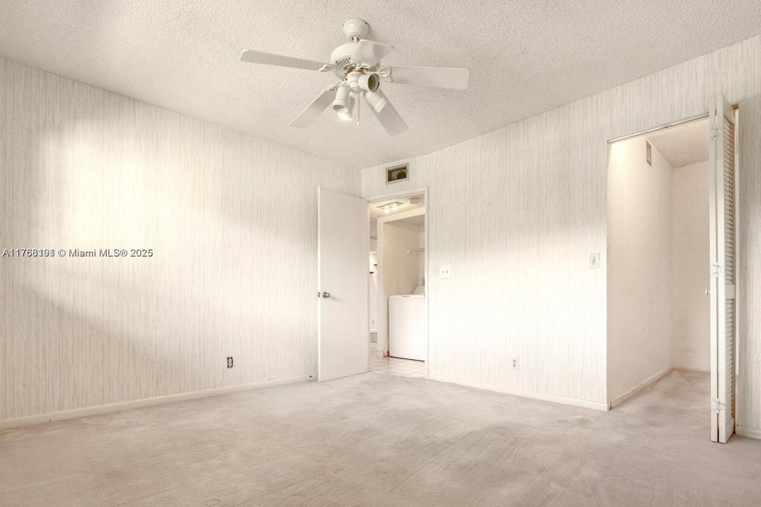 Recently Sold: $175,000 (2 beds, 2 baths, 985 Square Feet)