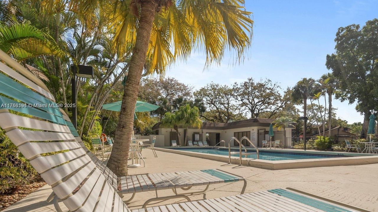 Recently Sold: $175,000 (2 beds, 2 baths, 985 Square Feet)