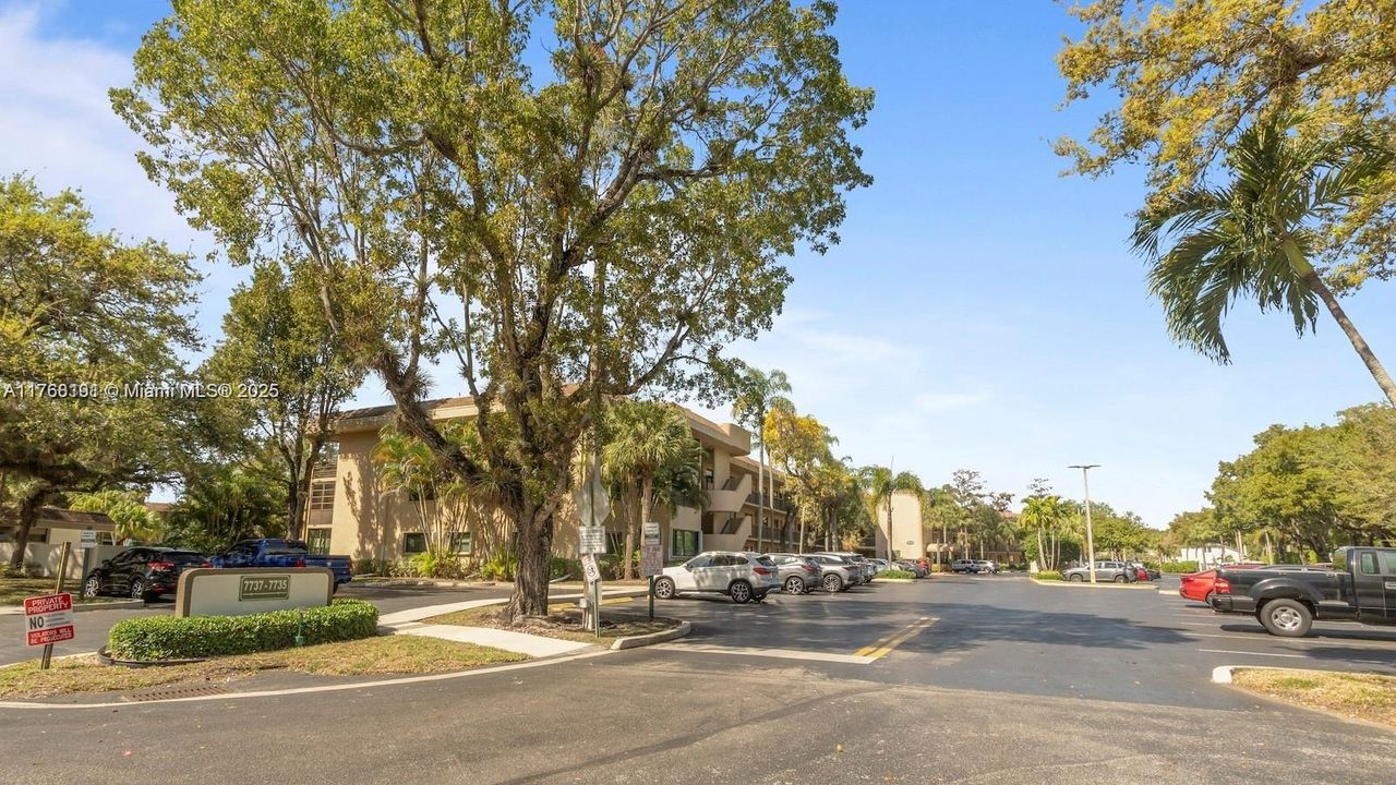 Recently Sold: $175,000 (2 beds, 2 baths, 985 Square Feet)