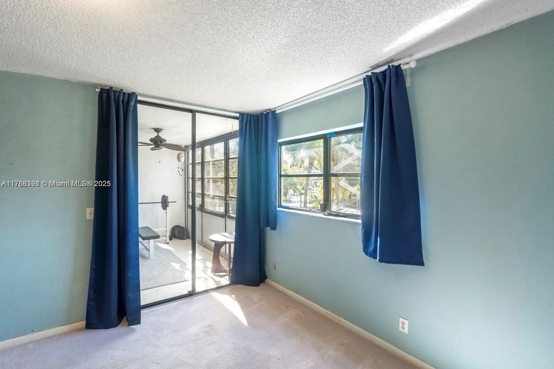 Recently Sold: $175,000 (2 beds, 2 baths, 985 Square Feet)