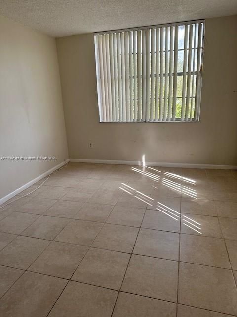 For Sale: $150,000 (2 beds, 2 baths, 1036 Square Feet)