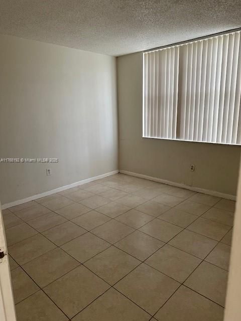 For Sale: $150,000 (2 beds, 2 baths, 1036 Square Feet)