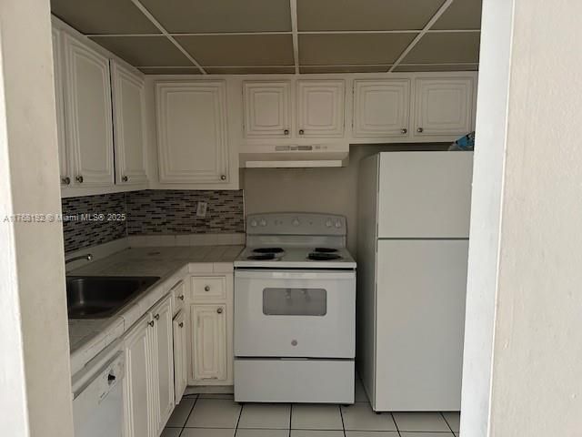 For Sale: $150,000 (2 beds, 2 baths, 1036 Square Feet)