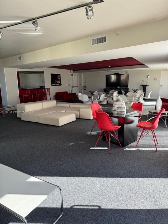 最近租的: $2,275 (1 贝兹, 1 浴室, 760 平方英尺)