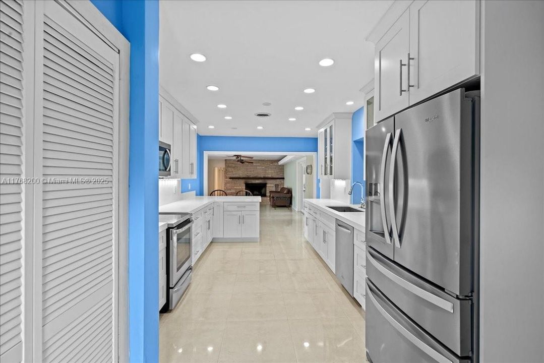 Recently Sold: $1,390,000 (4 beds, 3 baths, 3118 Square Feet)