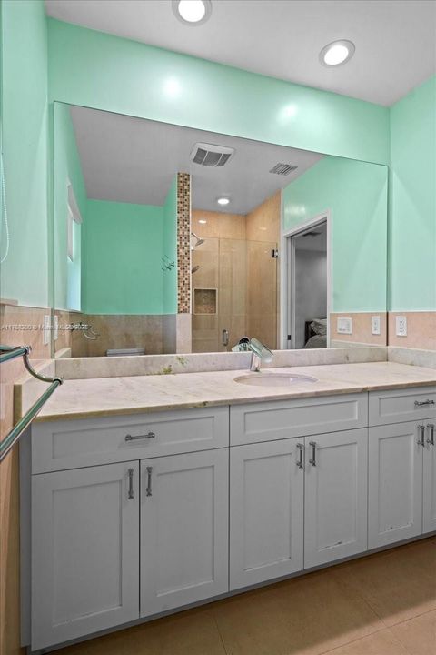 Recently Sold: $1,390,000 (4 beds, 3 baths, 3118 Square Feet)