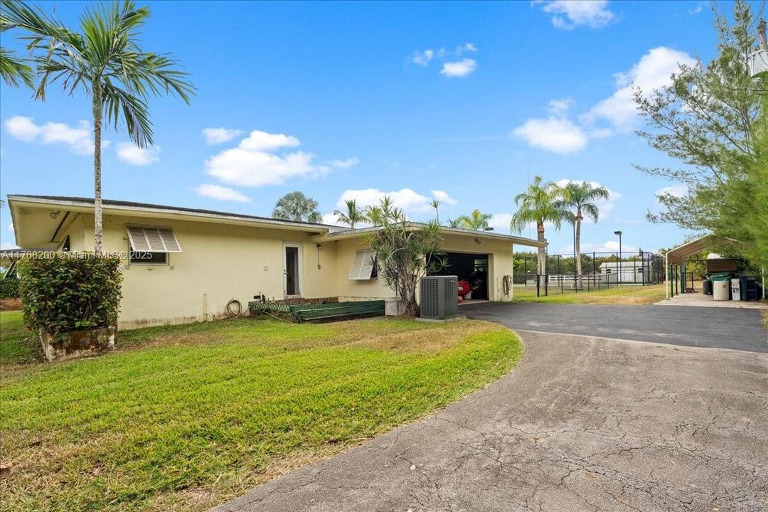 Recently Sold: $1,390,000 (4 beds, 3 baths, 3118 Square Feet)