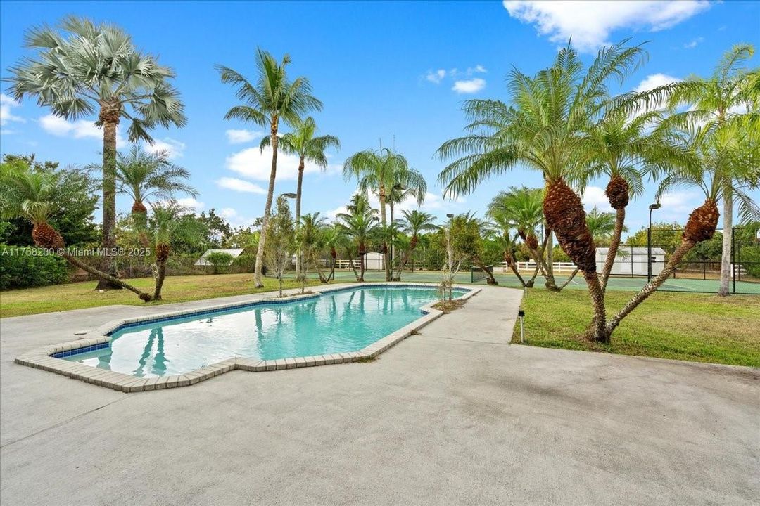 Recently Sold: $1,390,000 (4 beds, 3 baths, 3118 Square Feet)