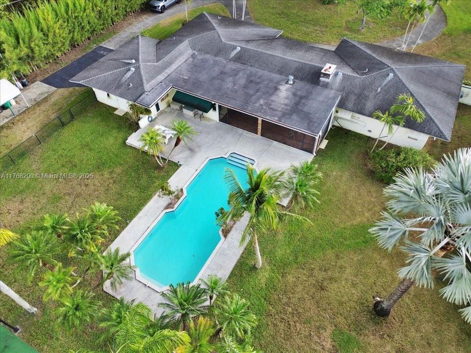 Recently Sold: $1,390,000 (4 beds, 3 baths, 3118 Square Feet)