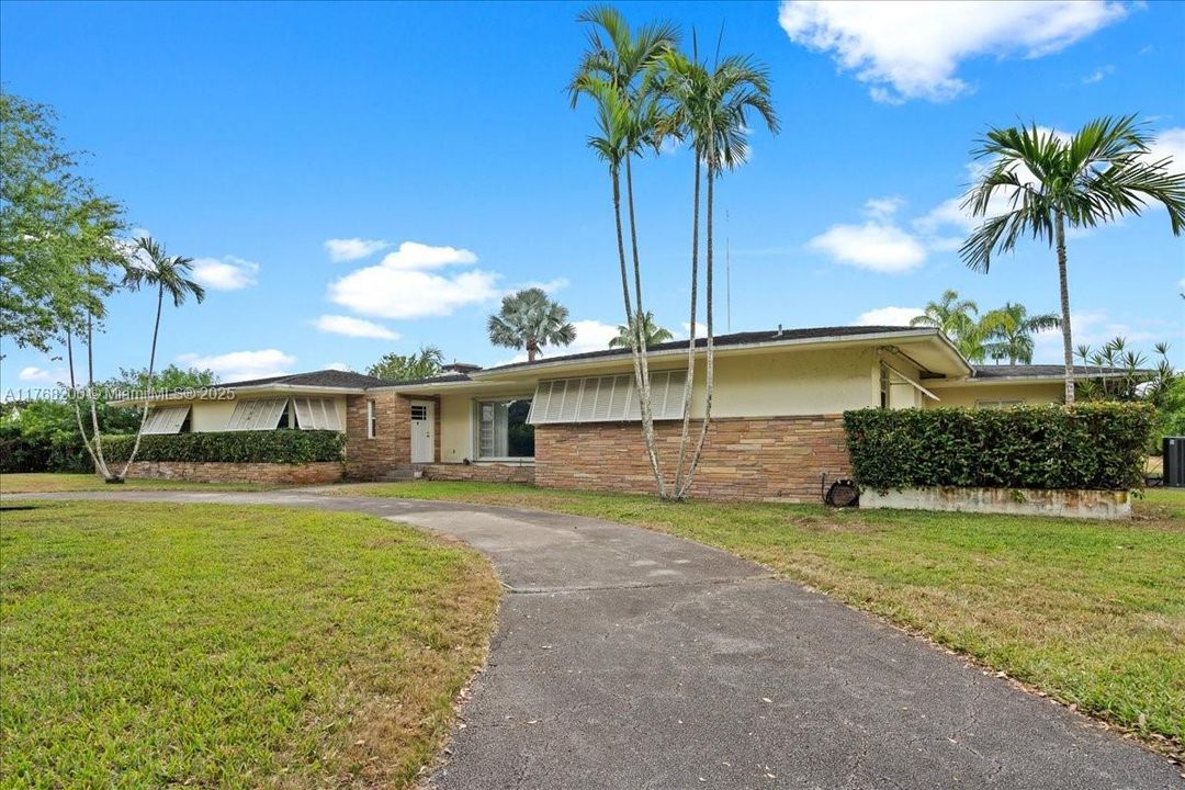 Recently Sold: $1,390,000 (4 beds, 3 baths, 3118 Square Feet)