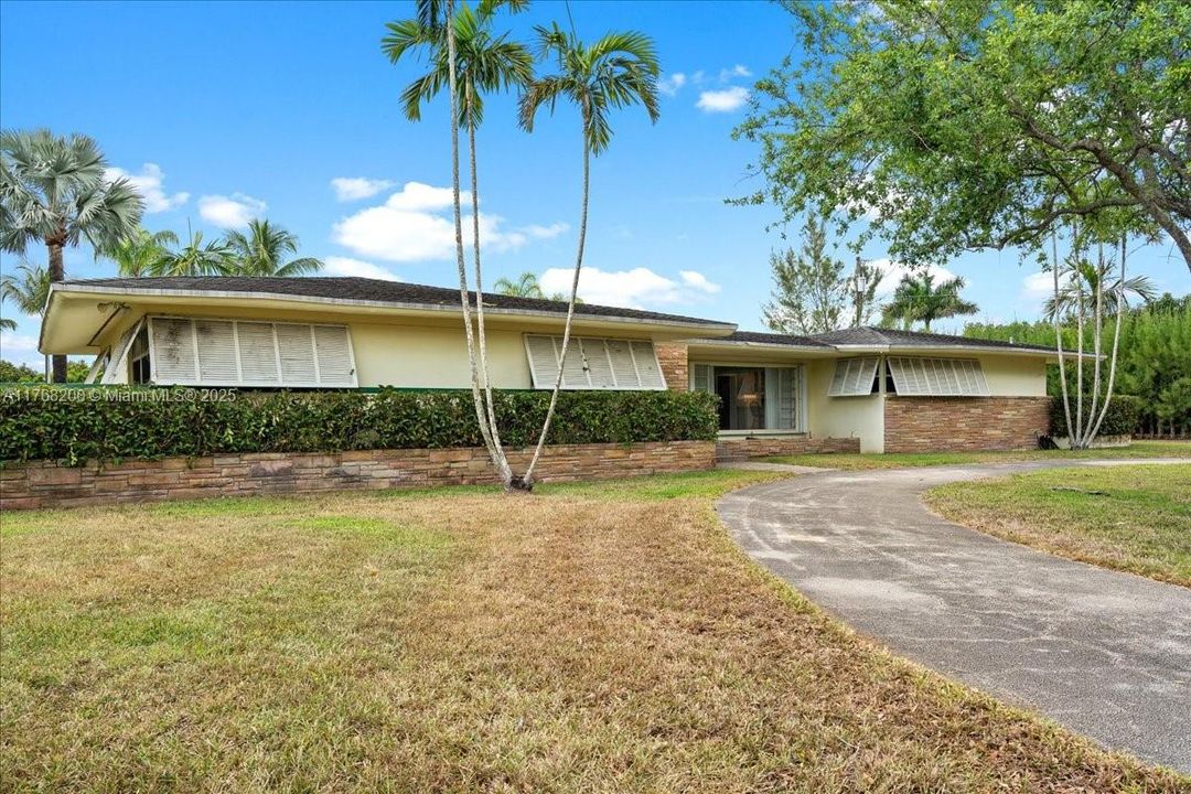 Recently Sold: $1,390,000 (4 beds, 3 baths, 3118 Square Feet)