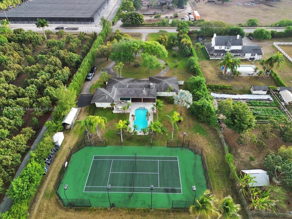 Recently Sold: $1,390,000 (4 beds, 3 baths, 3118 Square Feet)