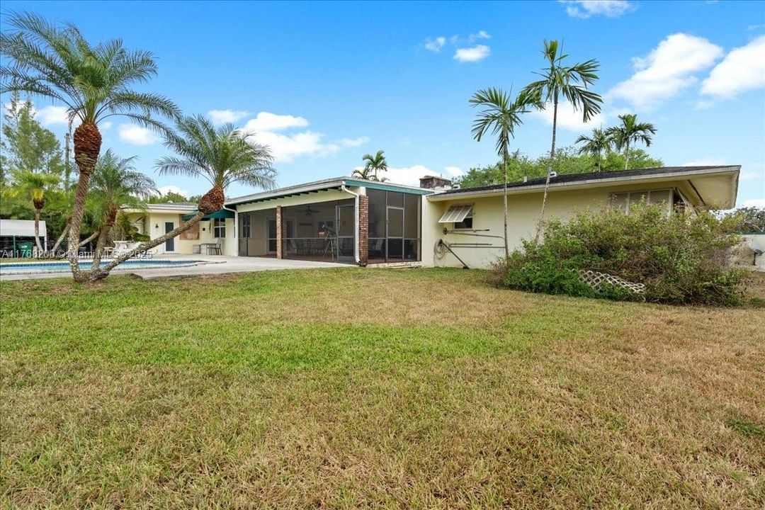 Recently Sold: $1,390,000 (4 beds, 3 baths, 3118 Square Feet)