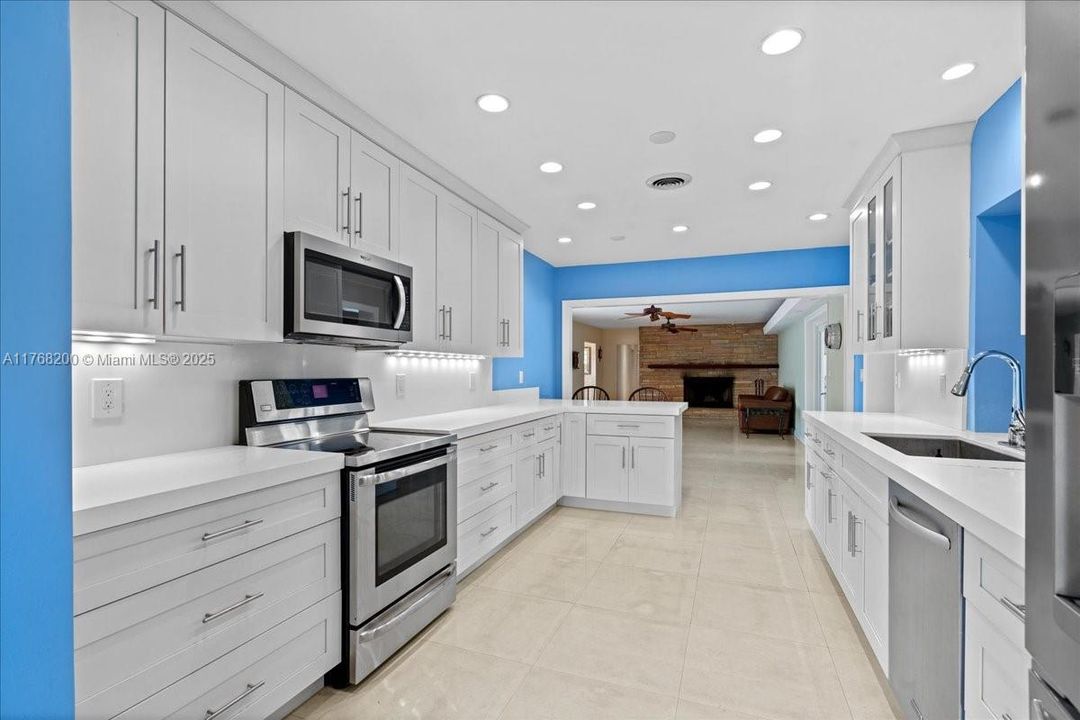 Recently Sold: $1,390,000 (4 beds, 3 baths, 3118 Square Feet)