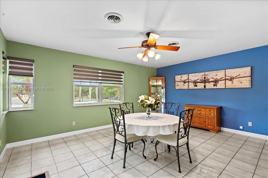 Recently Sold: $1,390,000 (4 beds, 3 baths, 3118 Square Feet)