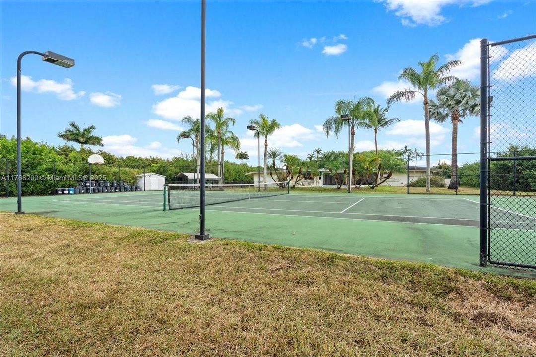 Recently Sold: $1,390,000 (4 beds, 3 baths, 3118 Square Feet)