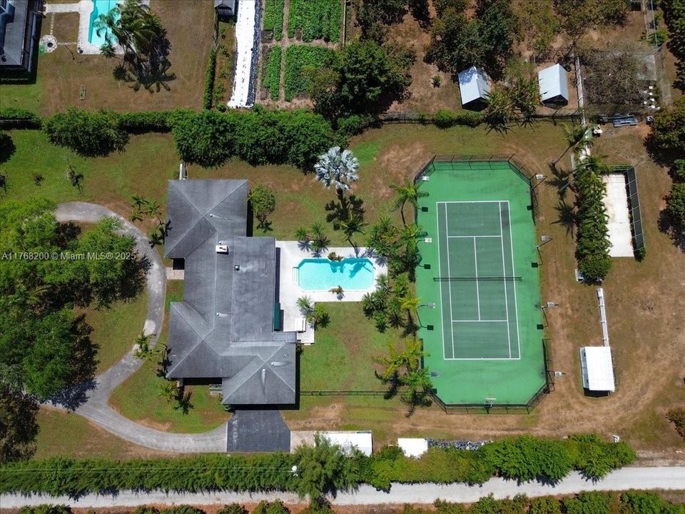 Recently Sold: $1,390,000 (4 beds, 3 baths, 3118 Square Feet)