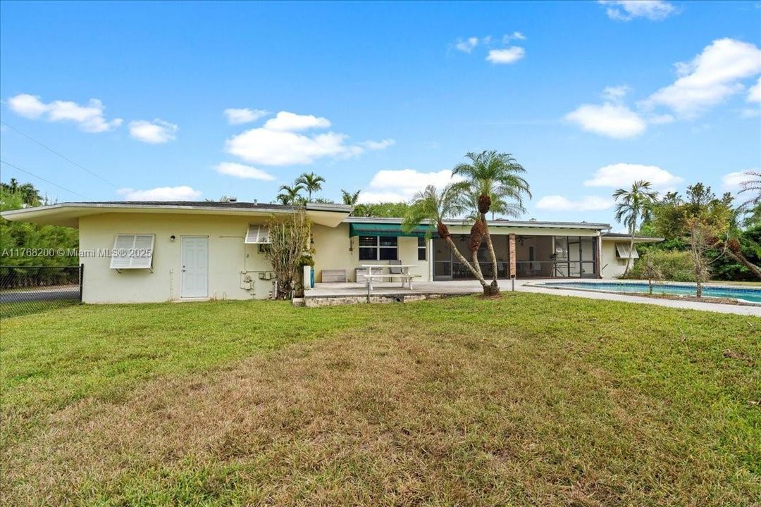 Recently Sold: $1,390,000 (4 beds, 3 baths, 3118 Square Feet)