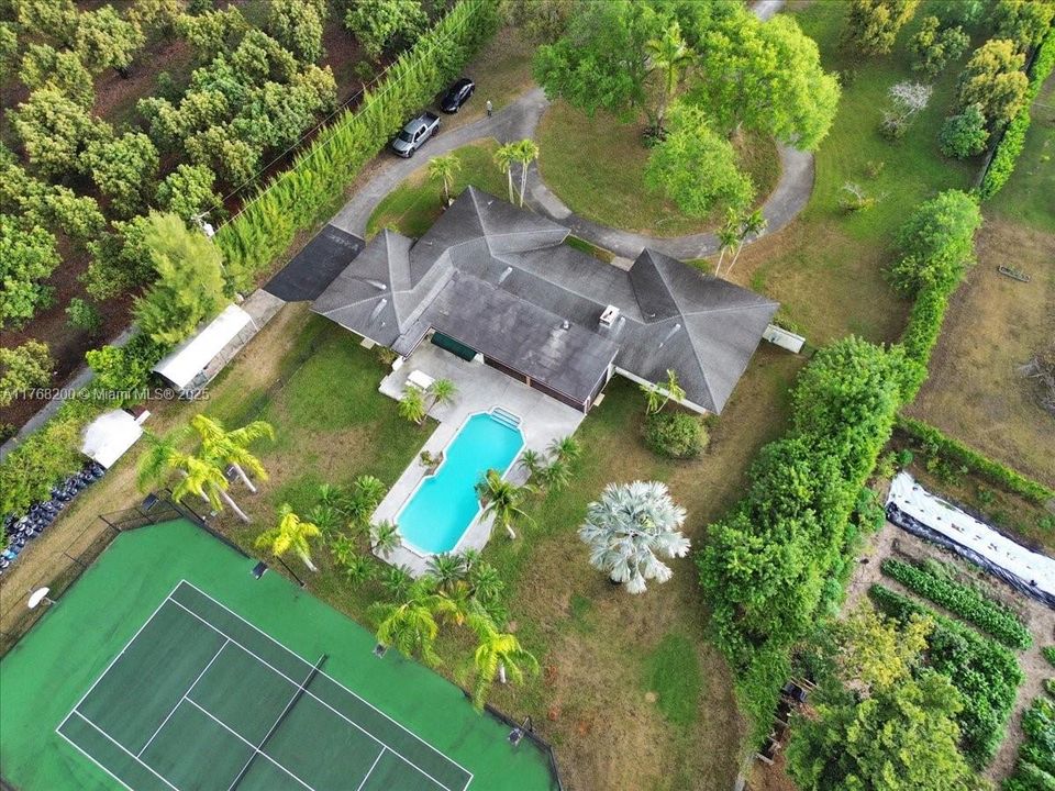 Recently Sold: $1,390,000 (4 beds, 3 baths, 3118 Square Feet)