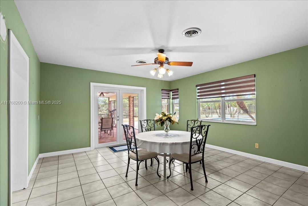 Recently Sold: $1,390,000 (4 beds, 3 baths, 3118 Square Feet)