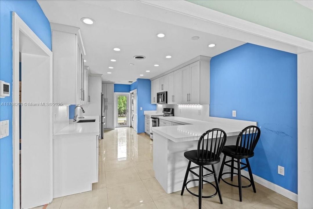 Recently Sold: $1,390,000 (4 beds, 3 baths, 3118 Square Feet)