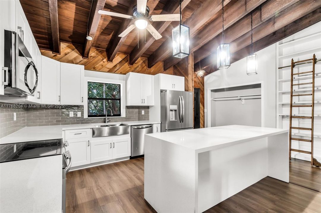BRAND NEW KITCHEN! AND FLOORS