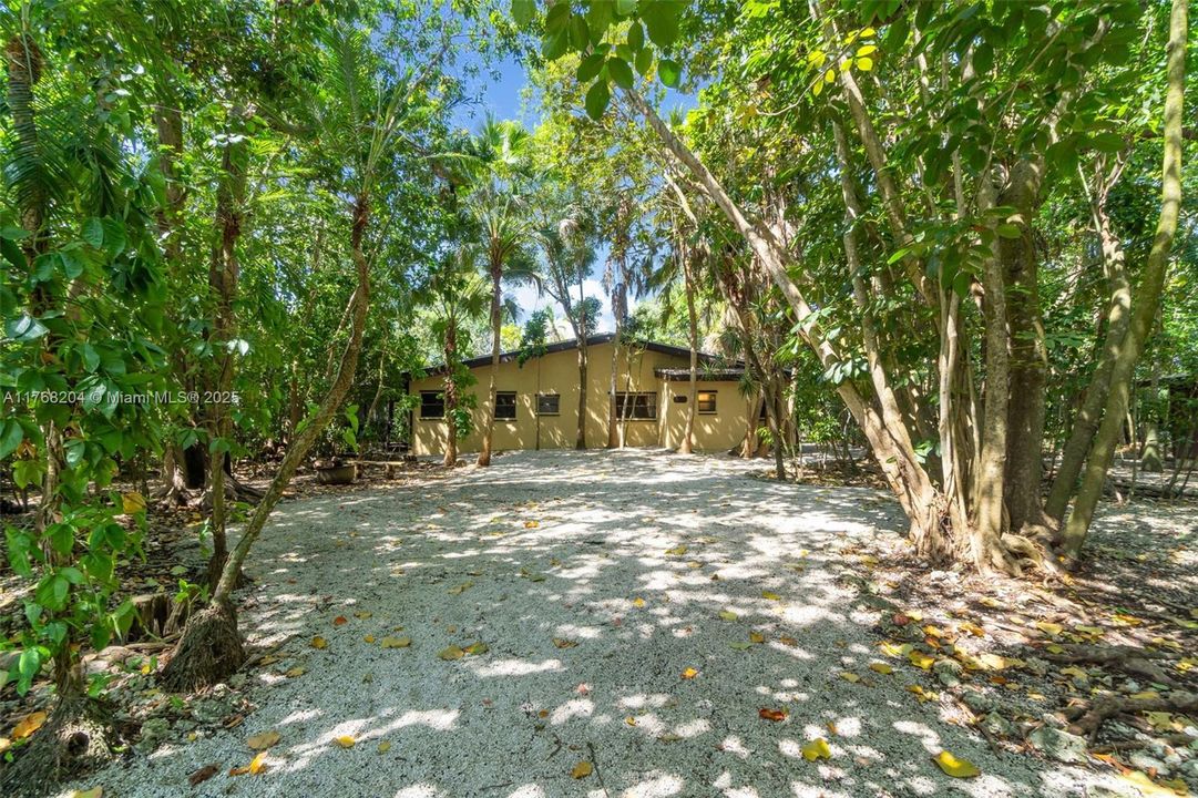 COURTYARD/FRONT ENTRANCE