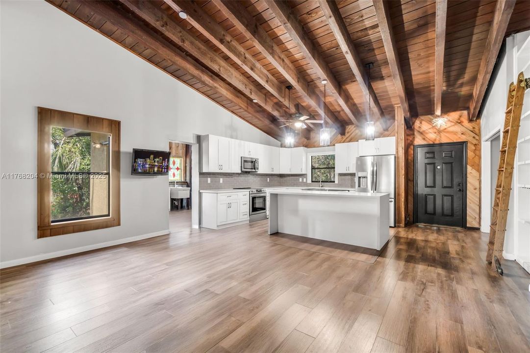 Недавно продано: $1,149,000 (5 спален, 4 ванн, 0 Квадратных фут)