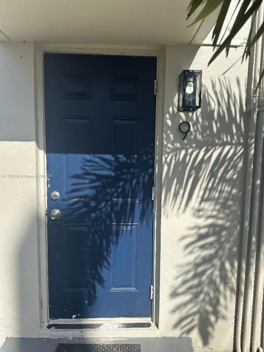 Recently Rented: $1,350 (0 beds, 1 baths, 620 Square Feet)