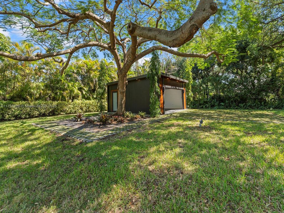 Recently Rented: $17,500 (3 beds, 2 baths, 2063 Square Feet)