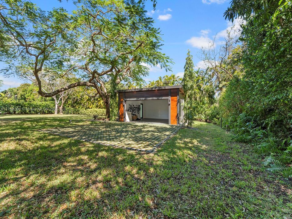 Recently Rented: $17,500 (3 beds, 2 baths, 2063 Square Feet)