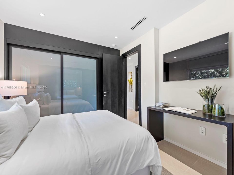 Recently Rented: $17,500 (3 beds, 2 baths, 2063 Square Feet)