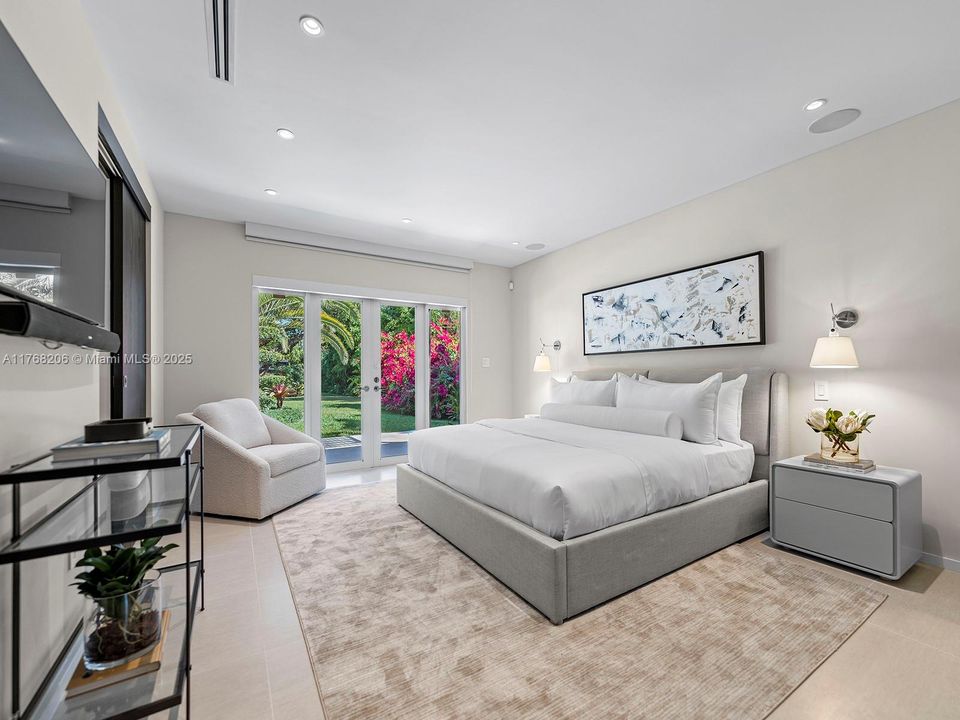 Recently Rented: $17,500 (3 beds, 2 baths, 2063 Square Feet)