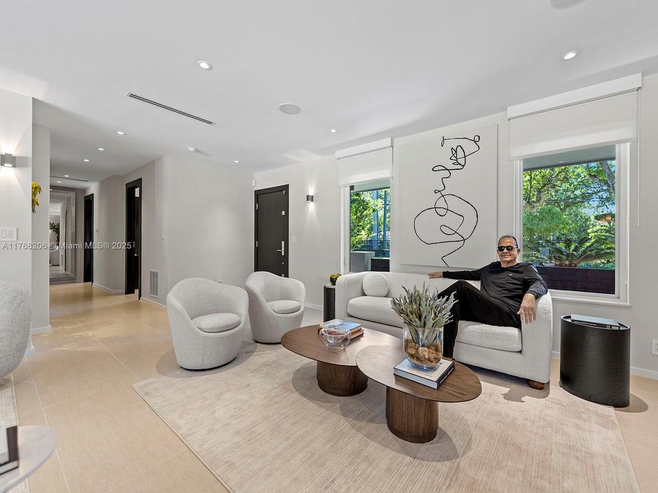 Recently Rented: $17,500 (3 beds, 2 baths, 2063 Square Feet)