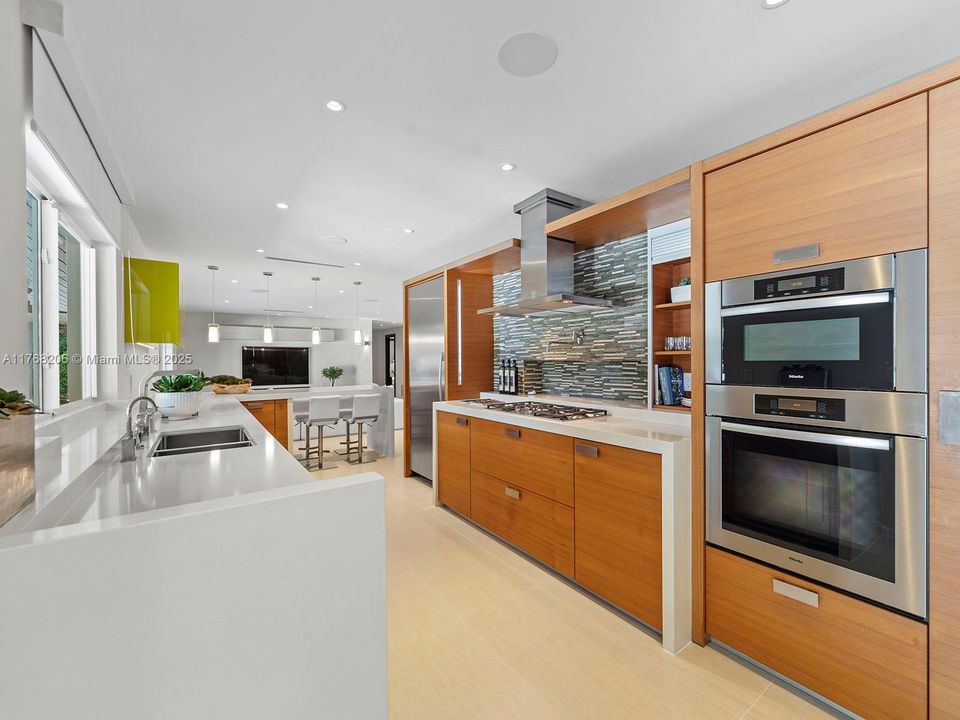 Recently Rented: $17,500 (3 beds, 2 baths, 2063 Square Feet)