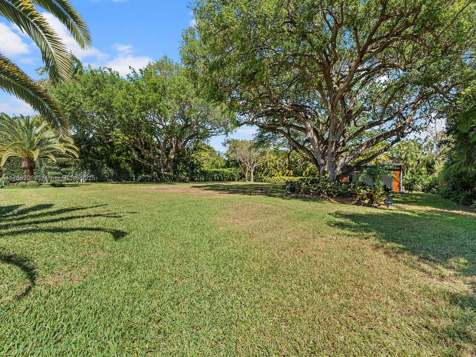 Recently Rented: $17,500 (3 beds, 2 baths, 2063 Square Feet)