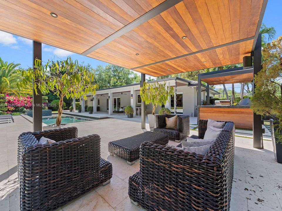 Recently Rented: $17,500 (3 beds, 2 baths, 2063 Square Feet)