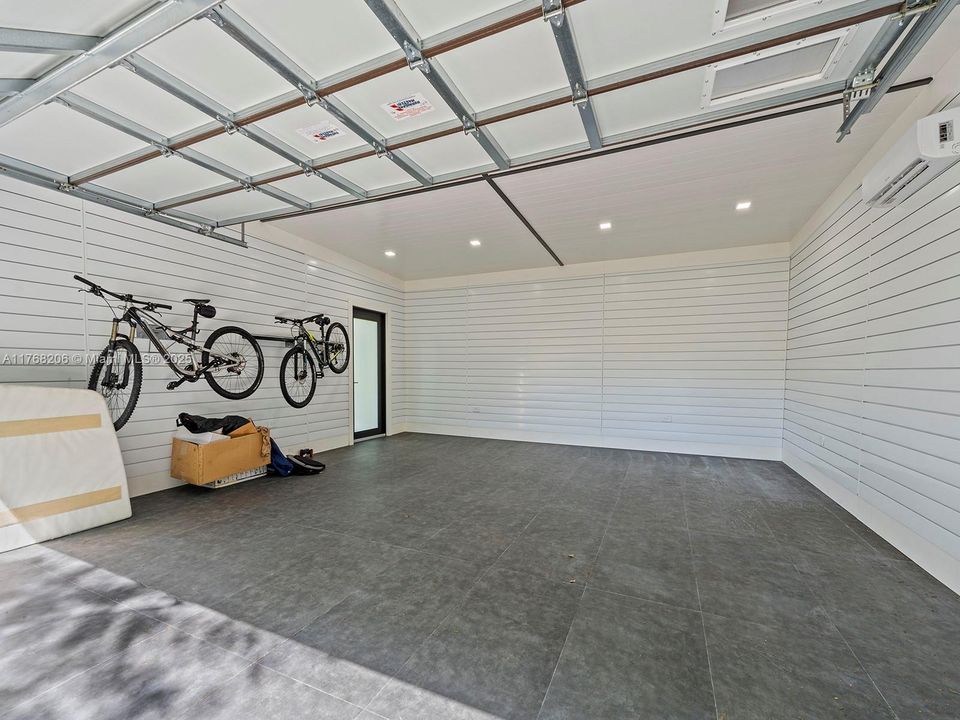 Recently Rented: $17,500 (3 beds, 2 baths, 2063 Square Feet)