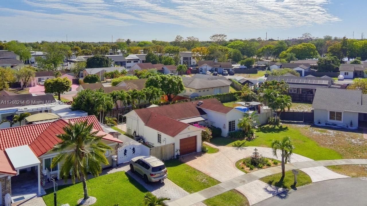 Vendido Recientemente: $669,999 (3 camas, 2 baños, 1254 Pies cuadrados)