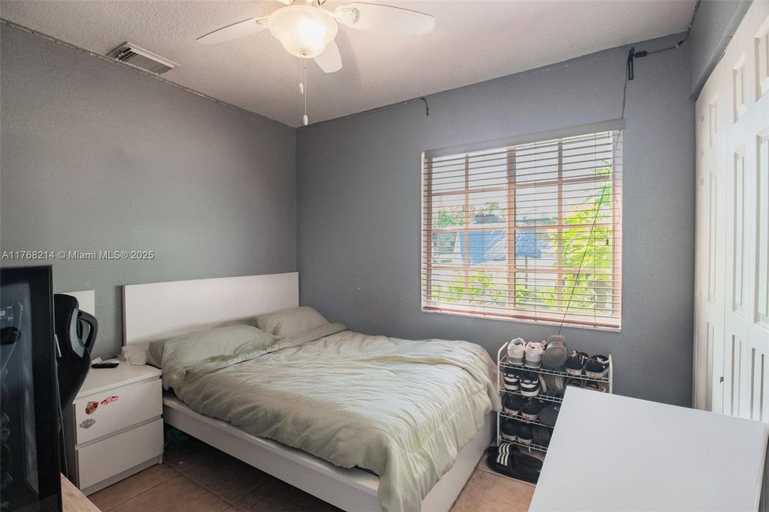 Vendido Recientemente: $669,999 (3 camas, 2 baños, 1254 Pies cuadrados)