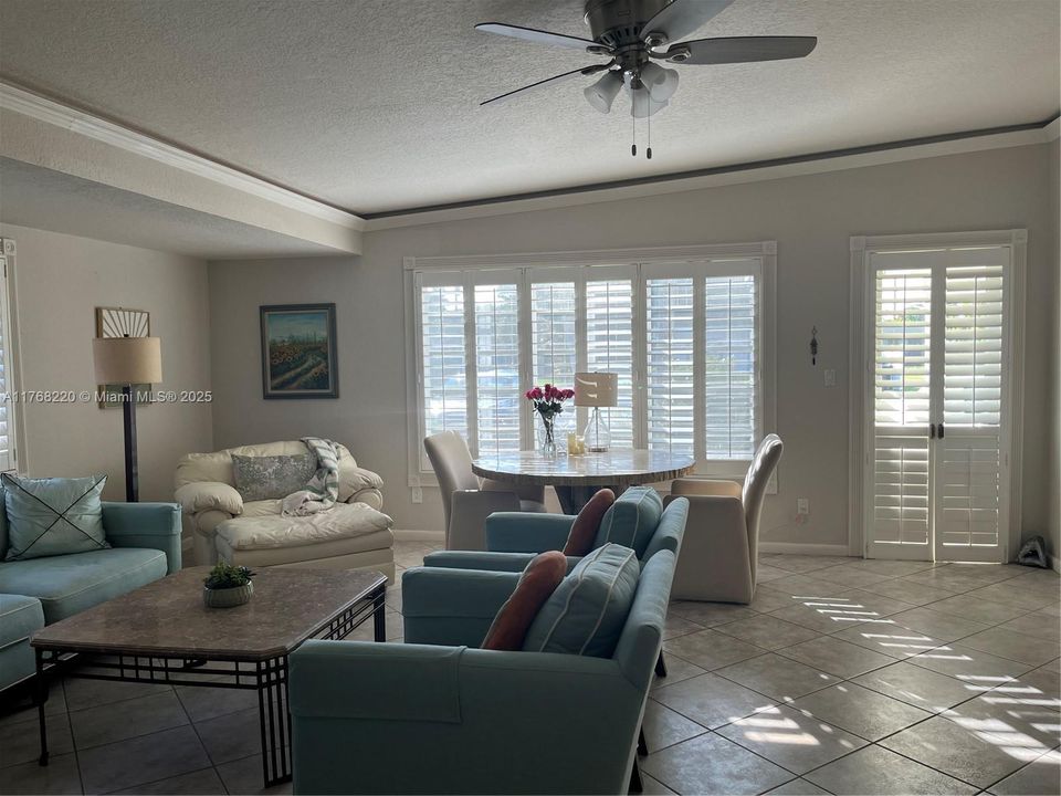 最近售出: $975,000 (0 贝兹, 0 浴室, 5097 平方英尺)