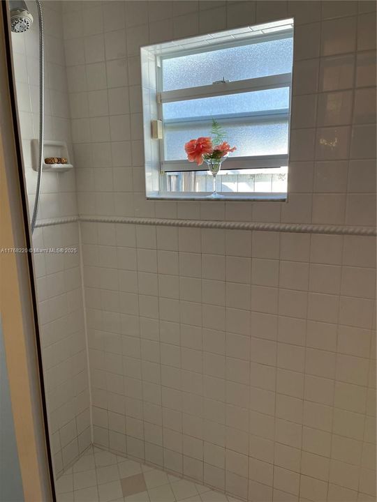 最近售出: $975,000 (0 贝兹, 0 浴室, 5097 平方英尺)