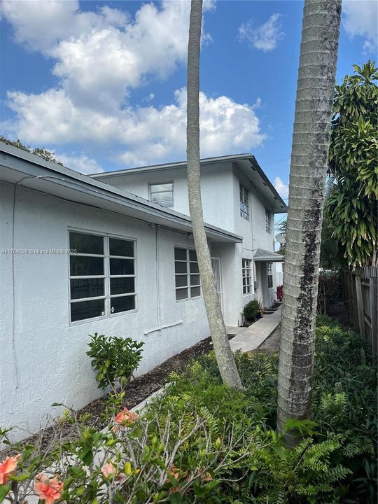 最近售出: $975,000 (0 贝兹, 0 浴室, 5097 平方英尺)