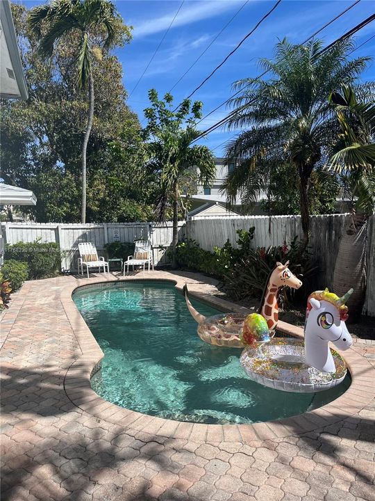 最近售出: $975,000 (0 贝兹, 0 浴室, 5097 平方英尺)