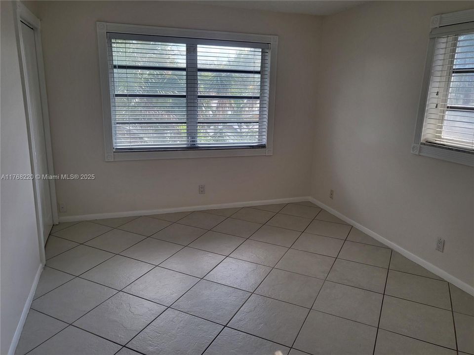 最近售出: $975,000 (0 贝兹, 0 浴室, 5097 平方英尺)